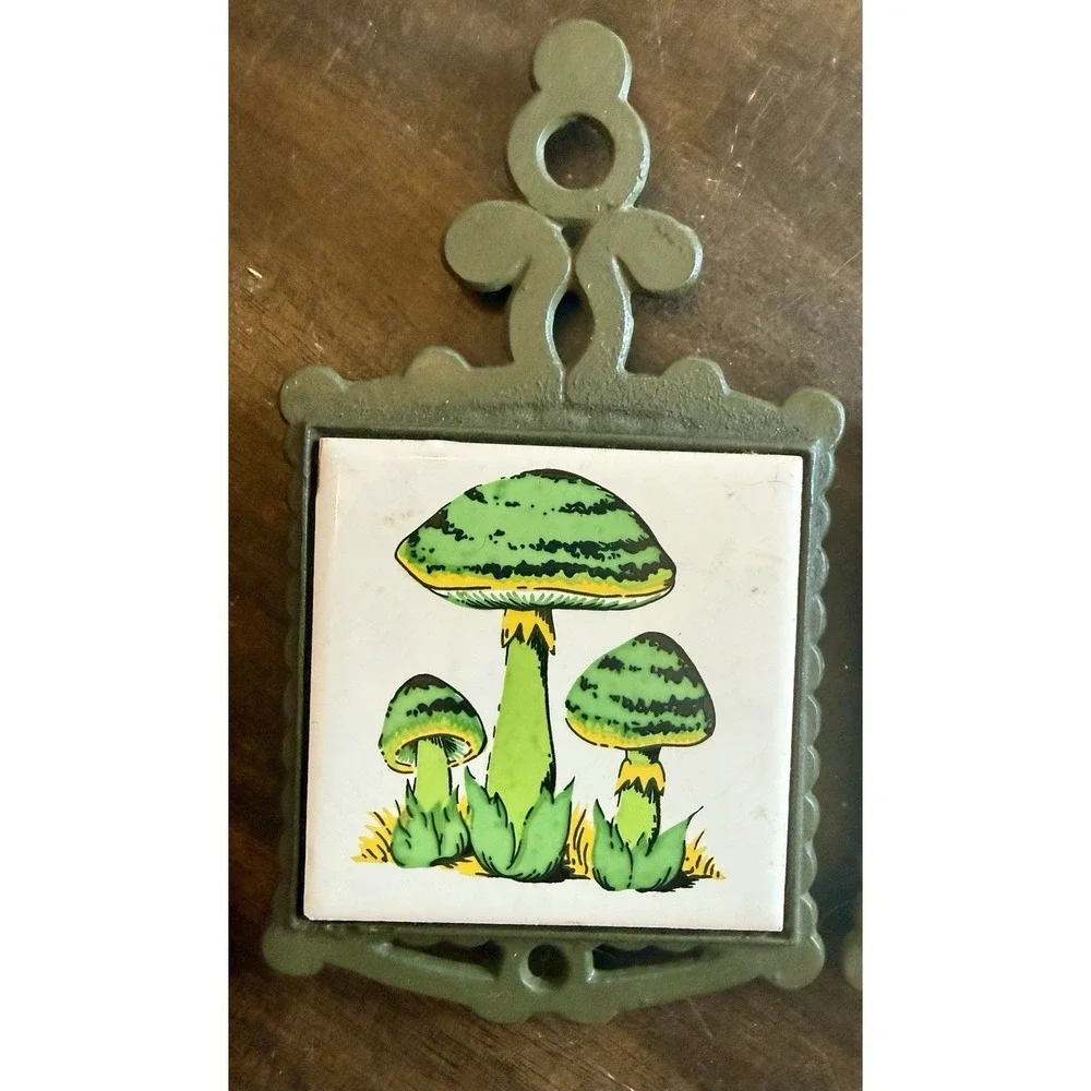 VTG Mushrooms Ceramic Tile Cast Iron Hot Plate Trivet TAIWAN Kitchen 70s Green 2
